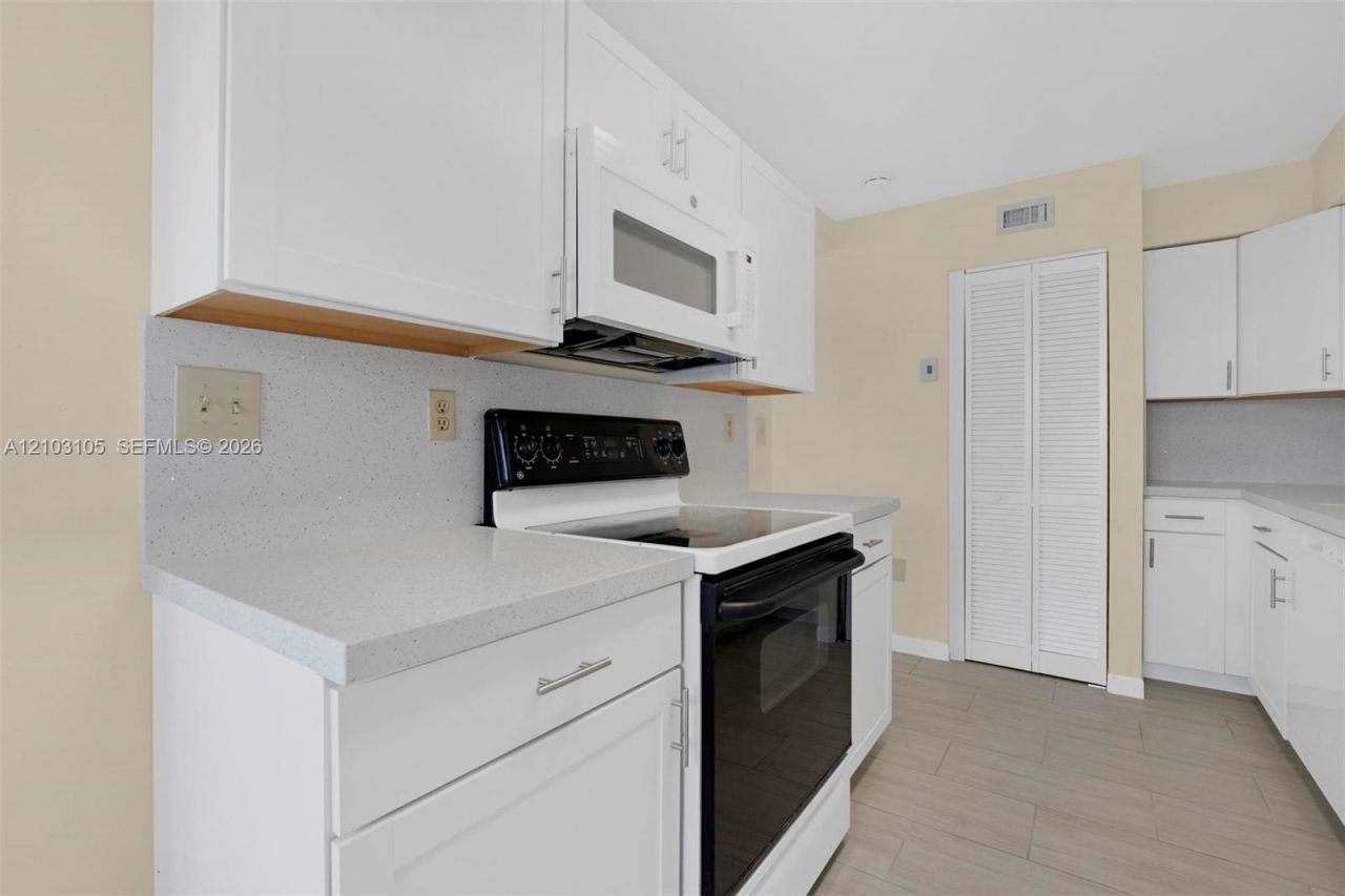 15545 N Miami Lakeway N , Unit 106, Miami Lakes, FL 33014 Photo