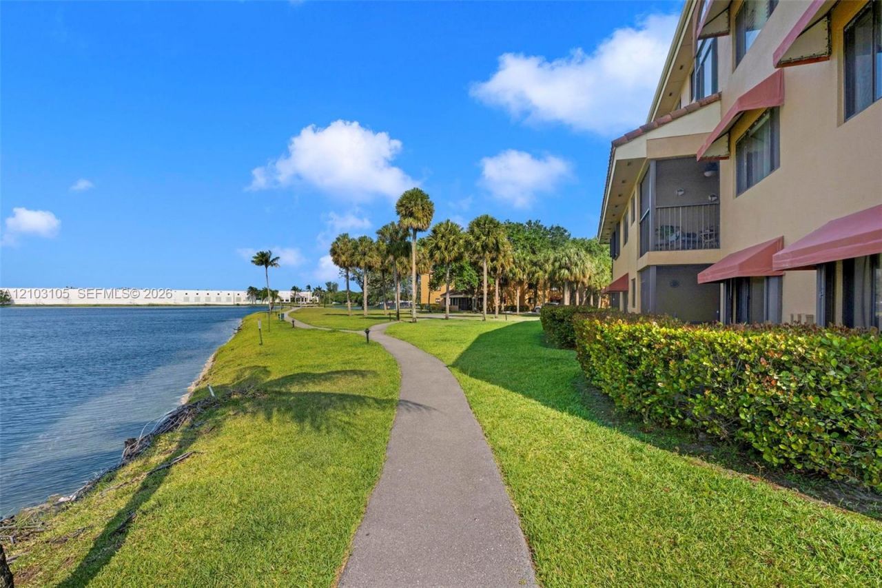 15545 N Miami Lakeway N , Unit 106, Miami Lakes, FL 33014 Photo