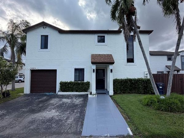 14815 SW 90th Ter , Miami, FL 33196