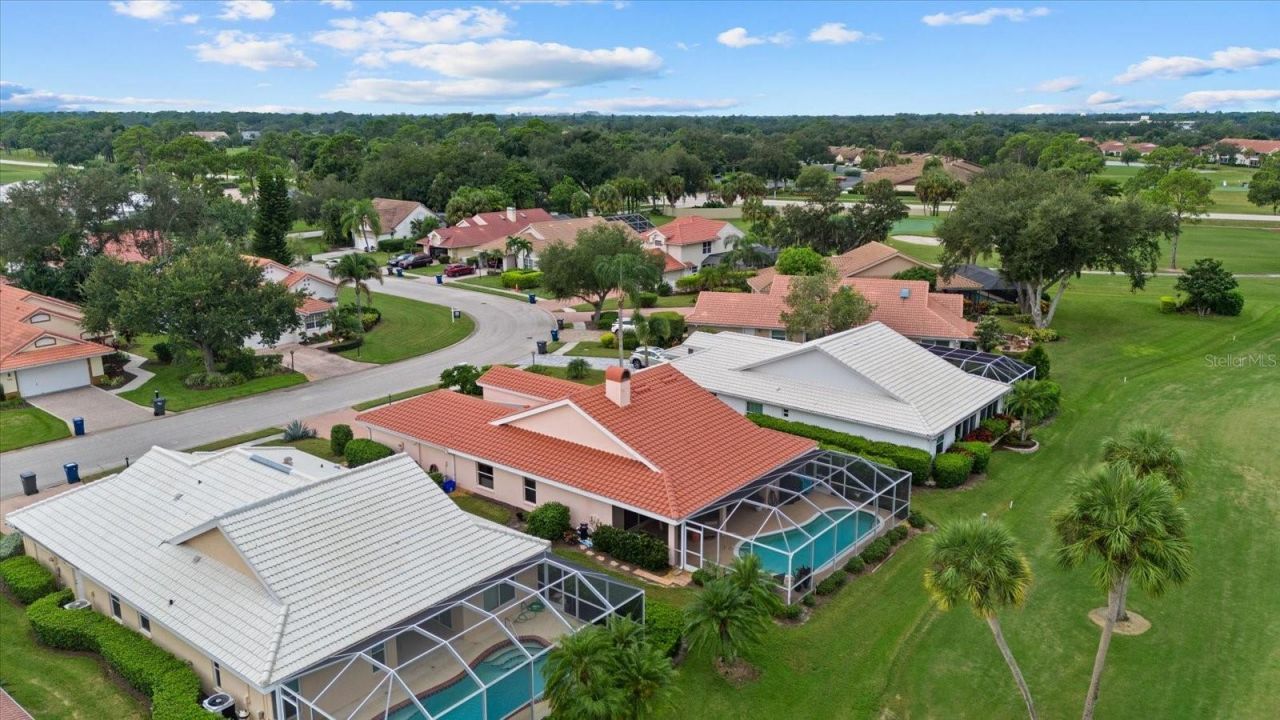 5815 Fairwoods Circle, Sarasota, FL 34243 Photo