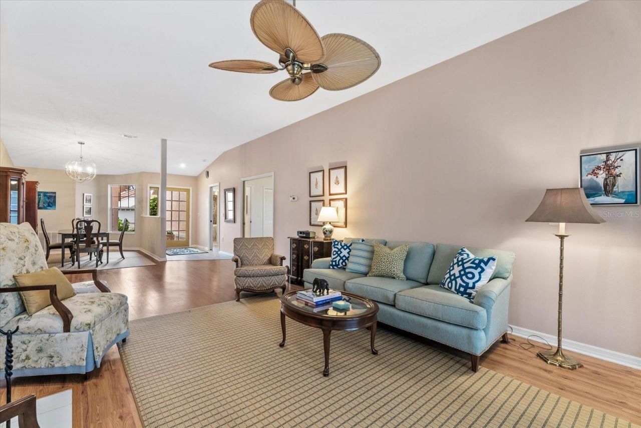 5815 Fairwoods Circle, Sarasota, FL 34243 Photo