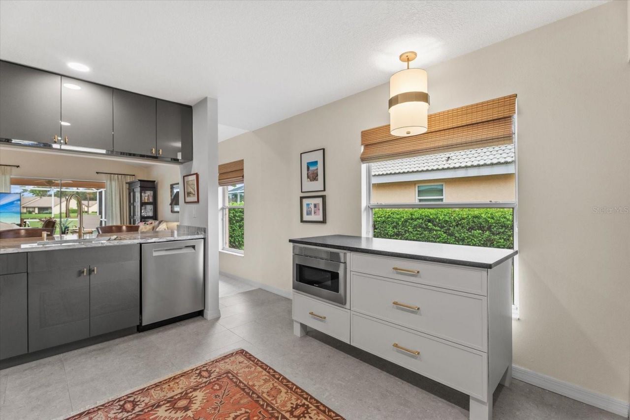 5815 Fairwoods Circle, Sarasota, FL 34243 Photo