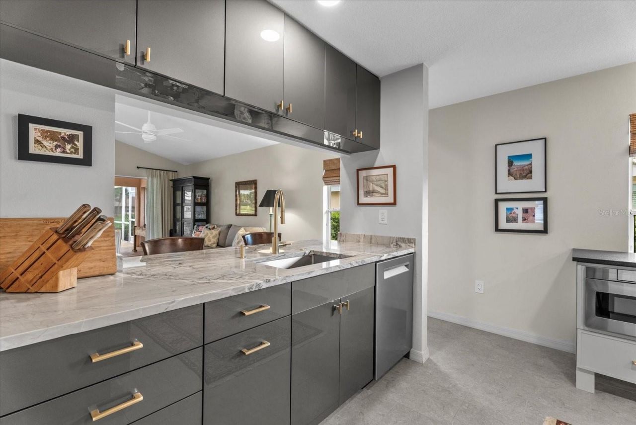 5815 Fairwoods Circle, Sarasota, FL 34243 Photo