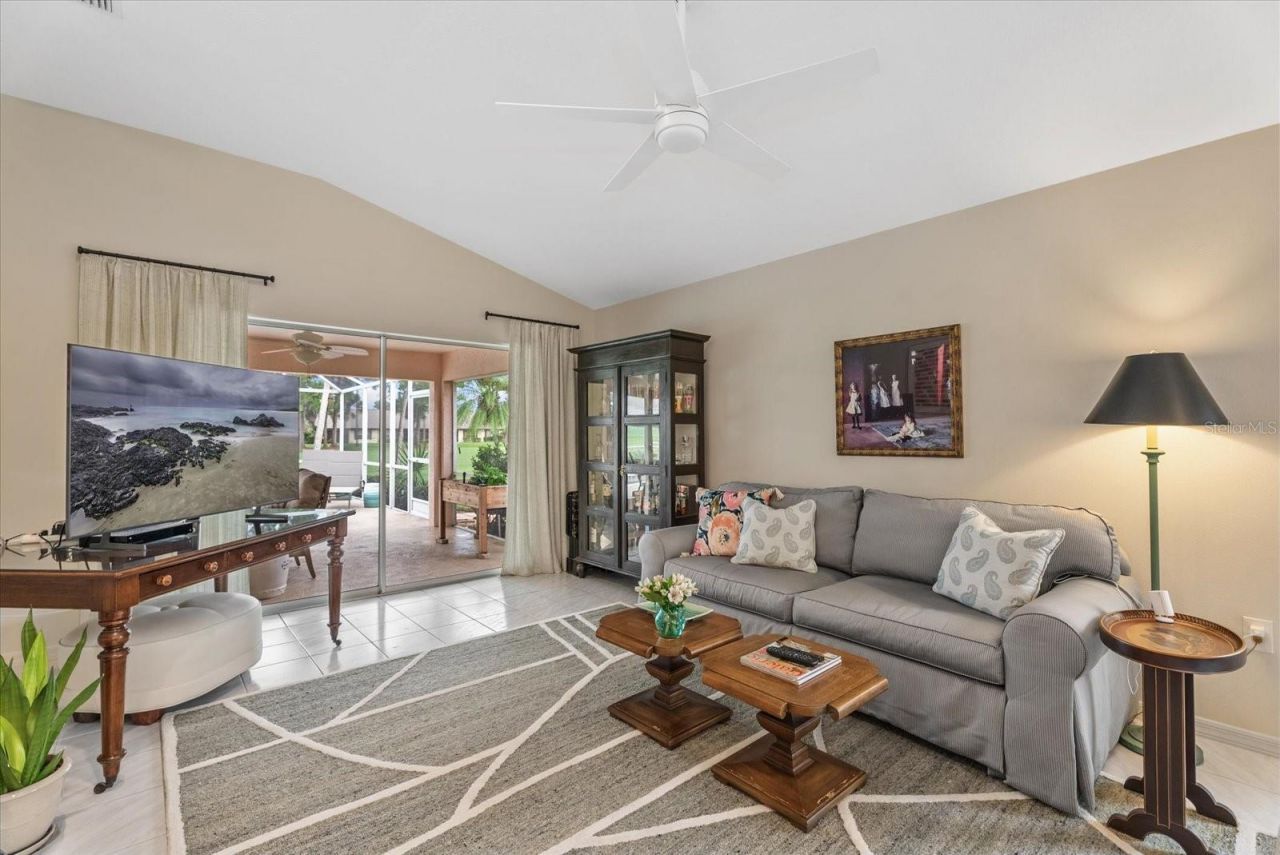 5815 Fairwoods Circle, Sarasota, FL 34243 Photo