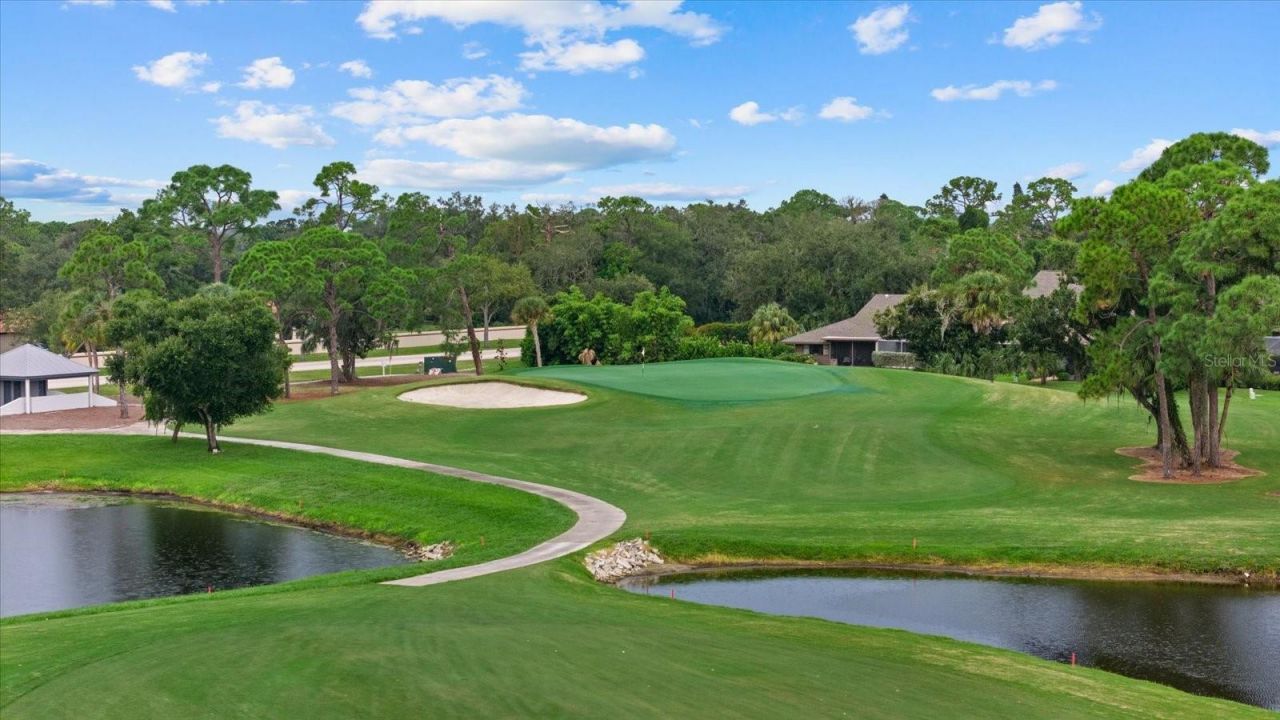 5815 Fairwoods Circle, Sarasota, FL 34243 Photo