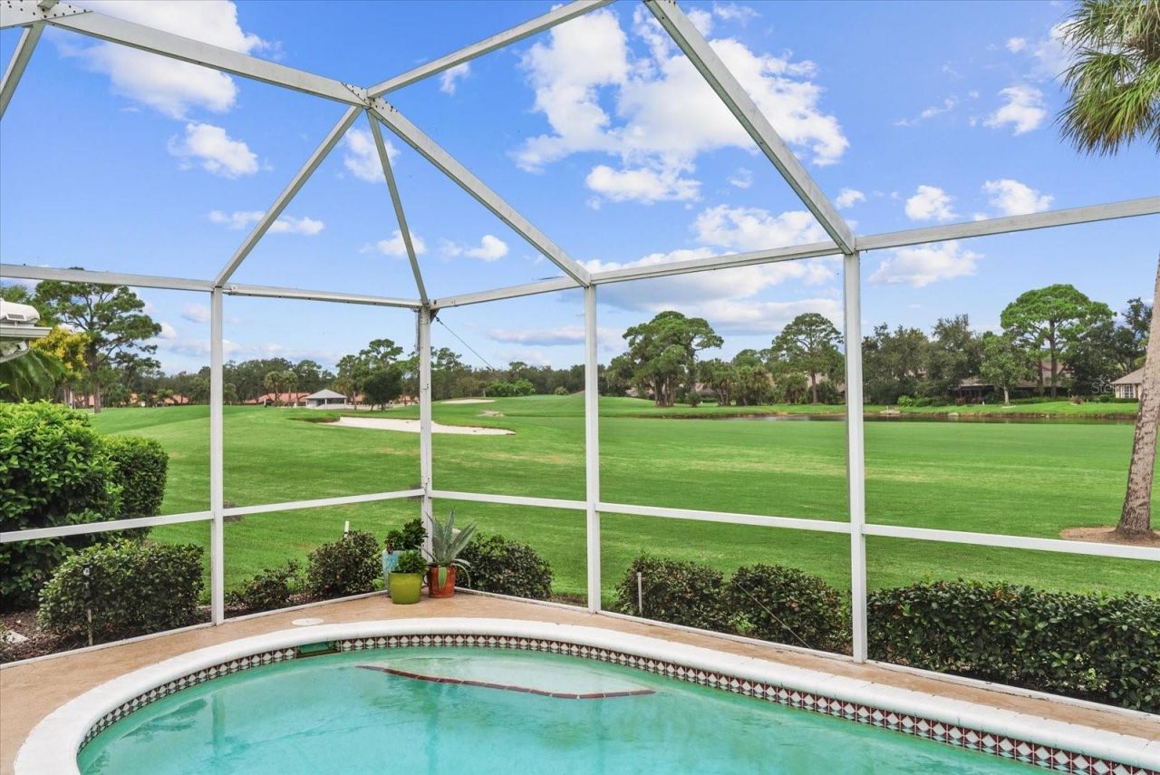 5815 Fairwoods Circle, Sarasota, FL 34243 Photo