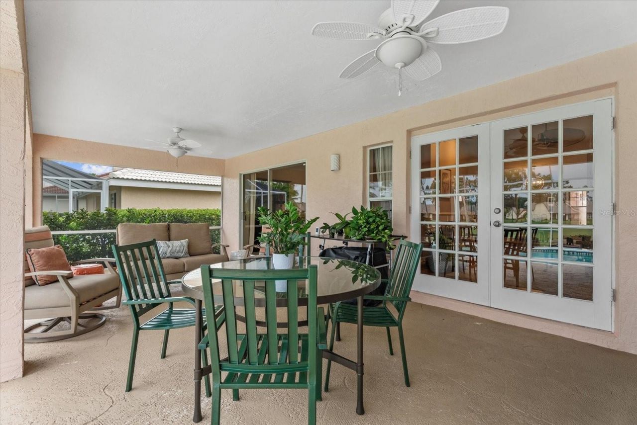 5815 Fairwoods Circle, Sarasota, FL 34243 Photo
