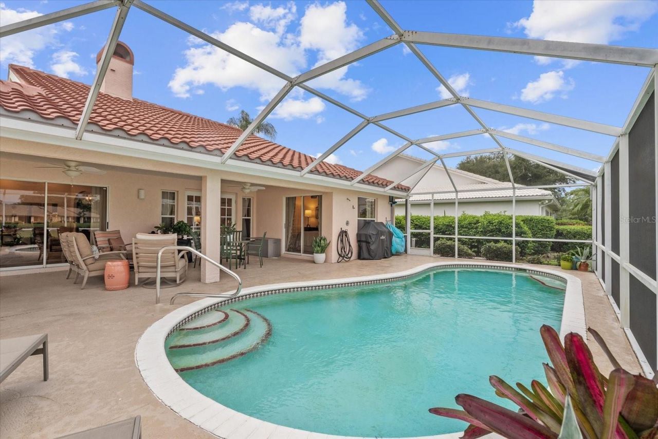 5815 Fairwoods Circle, Sarasota, FL 34243 Photo