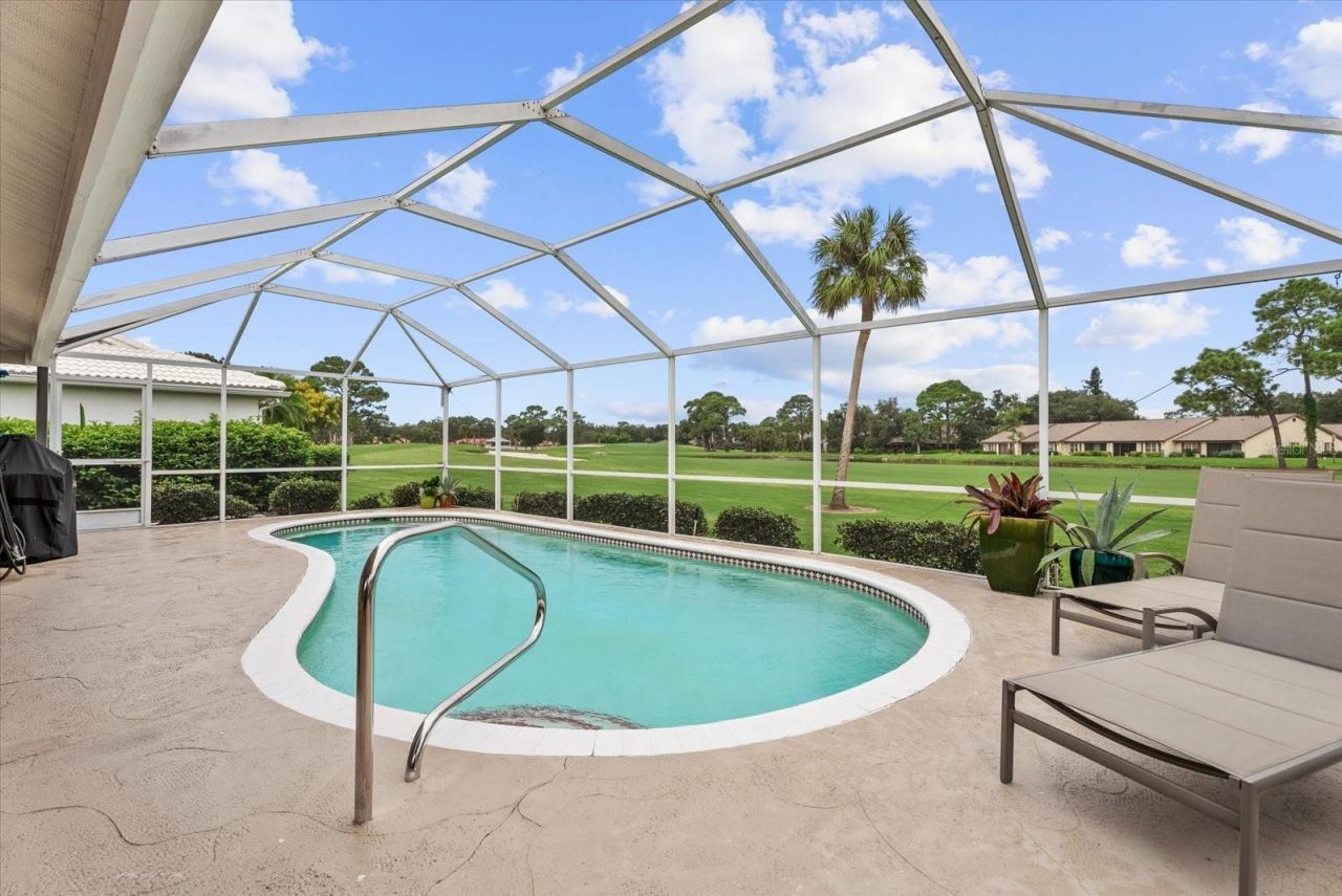 5815 Fairwoods Circle, Sarasota, FL 34243 Photo