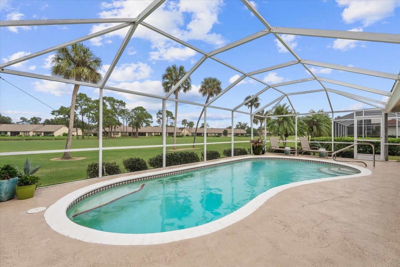 5815 Fairwoods Circle, Sarasota, FL 34243 Photo