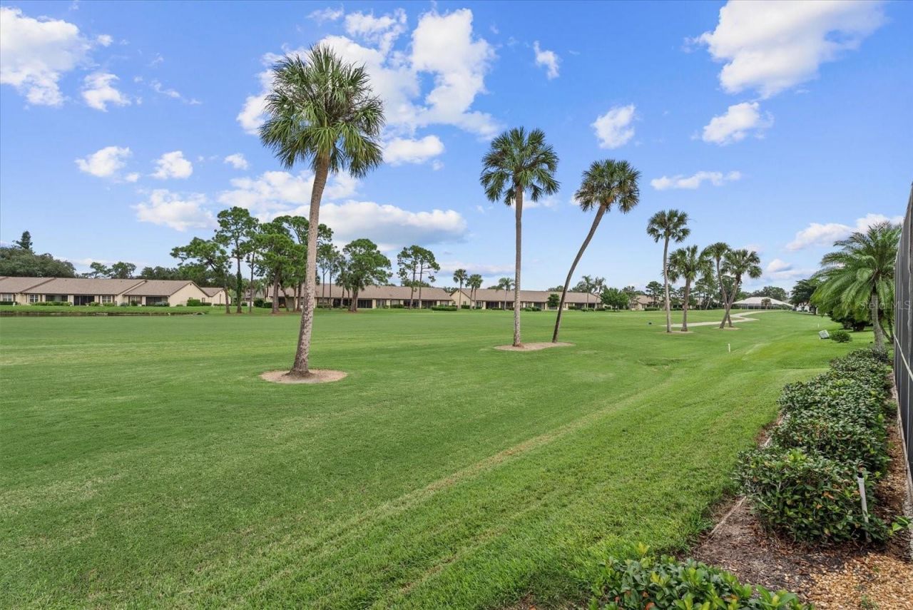 5815 Fairwoods Circle, Sarasota, FL 34243 Photo