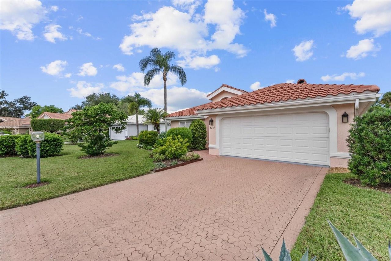 5815 Fairwoods Circle, Sarasota, FL 34243 Photo