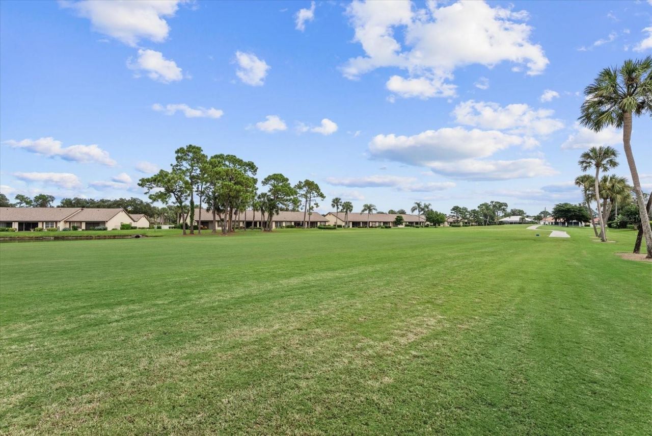 5815 Fairwoods Circle, Sarasota, FL 34243 Photo
