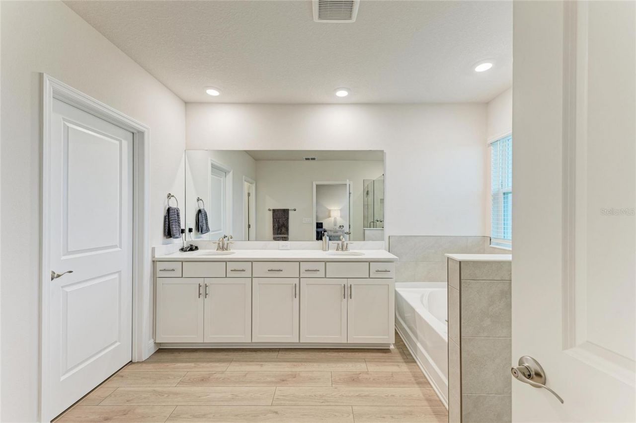 18211 Thistleberry Place , Lakewood Ranch, FL 34211 Photo