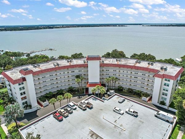 601 N MCDONALD STREET , Unit 103, MOUNT DORA, FL 32757