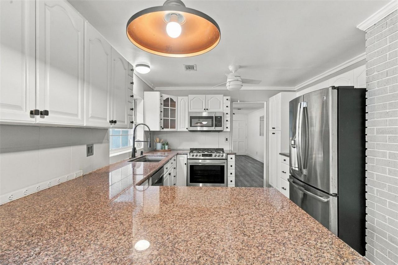 37 Volusia Drive, Debary, FL 32713 Photo