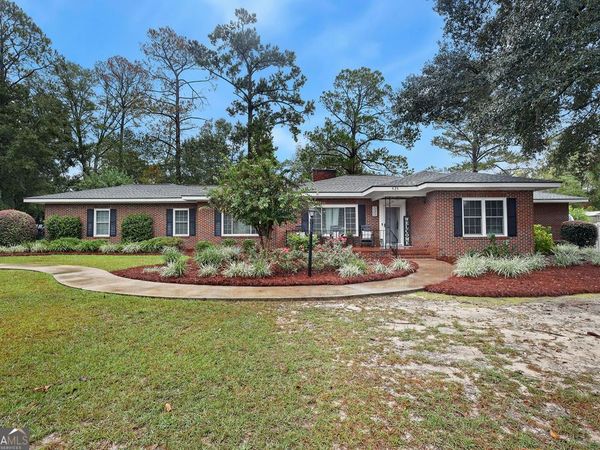 525 S Lewis Street, Metter, GA 30439