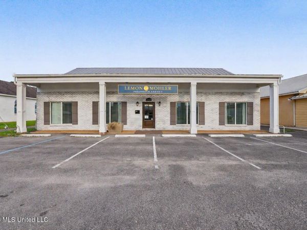 1964 Market Street, Pascagoula, MS 39567