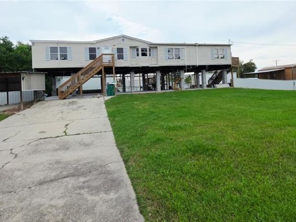 2657 PRIVATEER Boulevard , Barataria, LA 70036