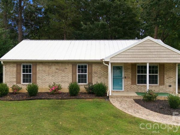 203 Crestview Drive , Thomasville, NC 27360
