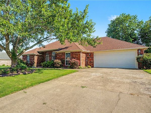 3907 W Easy Street , Rogers, AR 72756