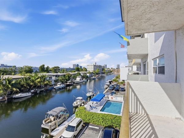3770 NE 171st St, Unit 402, North Miami Beach, FL 33160