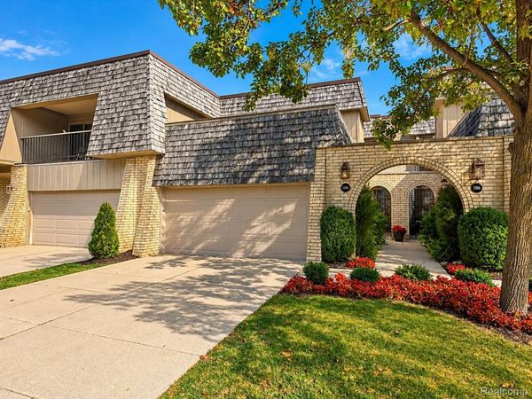1188 Oakwood Court, Rochester Hills, Mi 48307