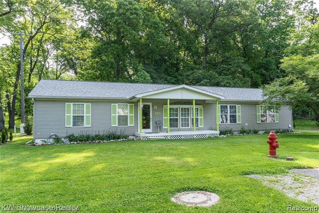 464 Sparks Lane, Walled Lake, Mi 48390 Main Photo