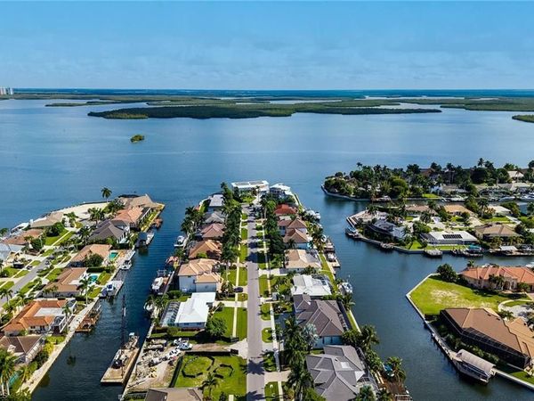 1763 Wavecrest CT , MARCO ISLAND, FL 34145