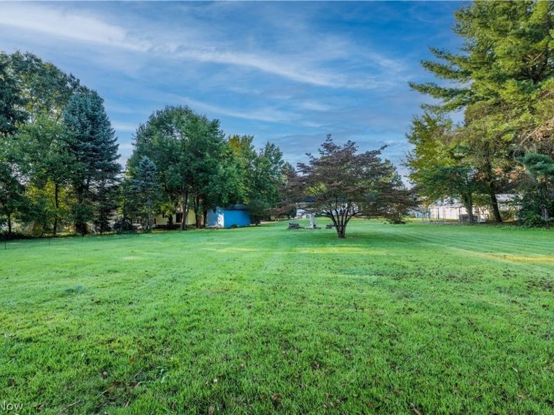 3575 Perry Drive NW, Massillon, OH 44646 Photo 4
