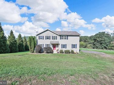 37 W WALNUT STREET, RINGTOWN, PA 17967