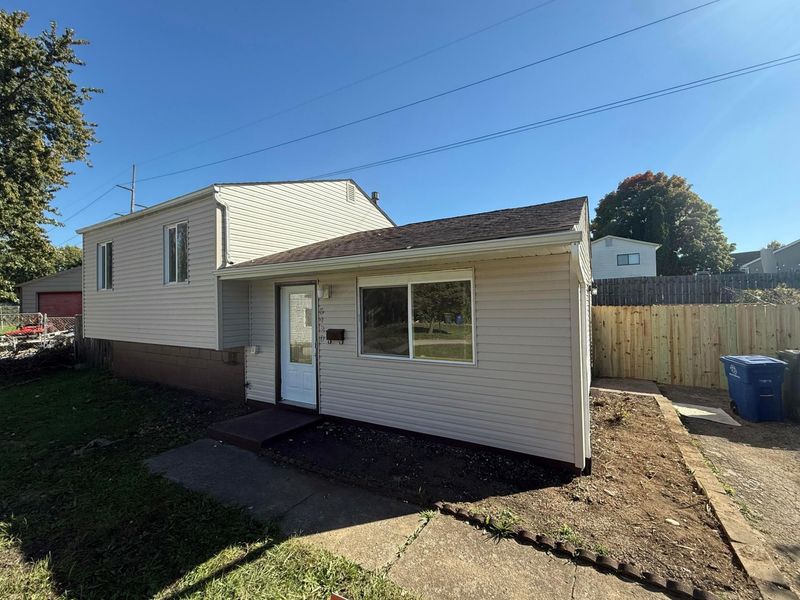 5420 Centner Lane, Columbus, OH 43232 Photo 2