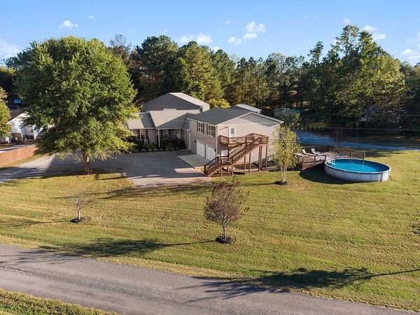 32 McGee Rd , McMinnville, TN 37110