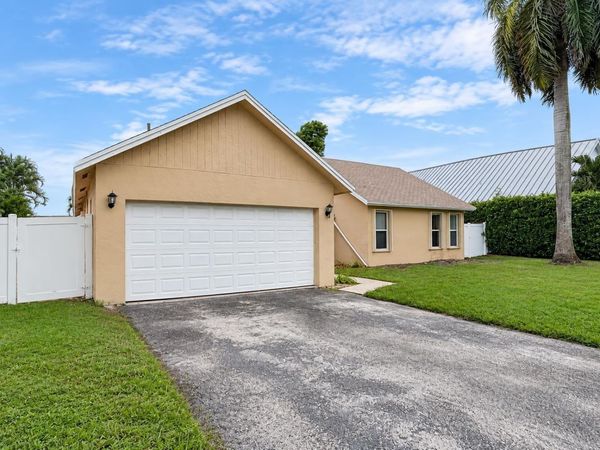 118 MOHIGAN Circle, Boca Raton, FL 33487
