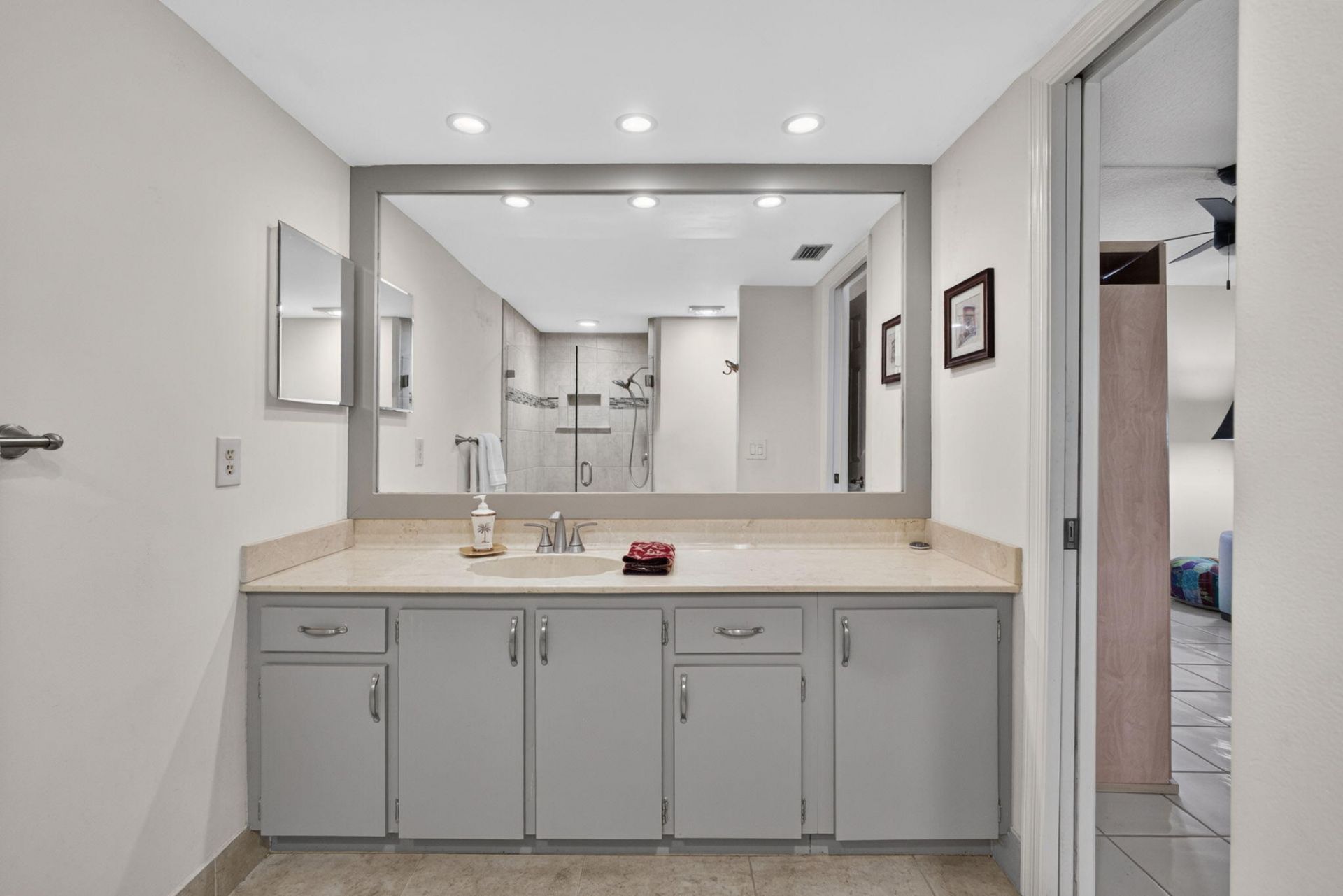 10 Lexington Lane E, Unit A, Palm Beach Gardens, FL 33418 Photo