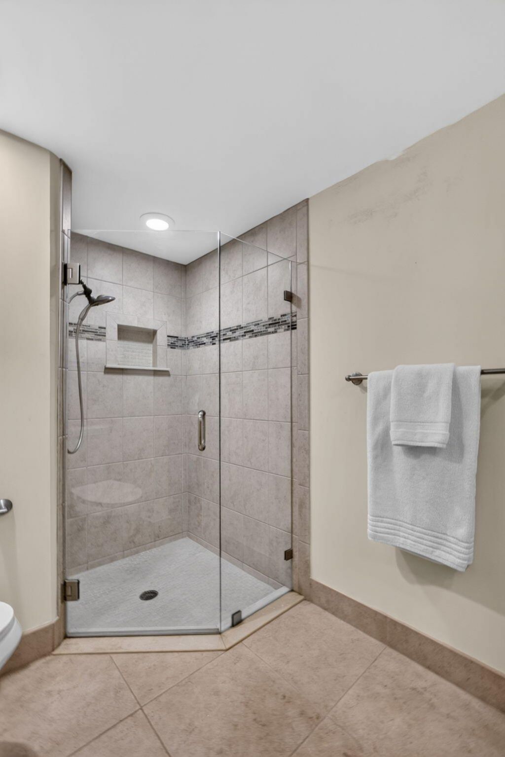 10 Lexington Lane E, Unit A, Palm Beach Gardens, FL 33418 Photo