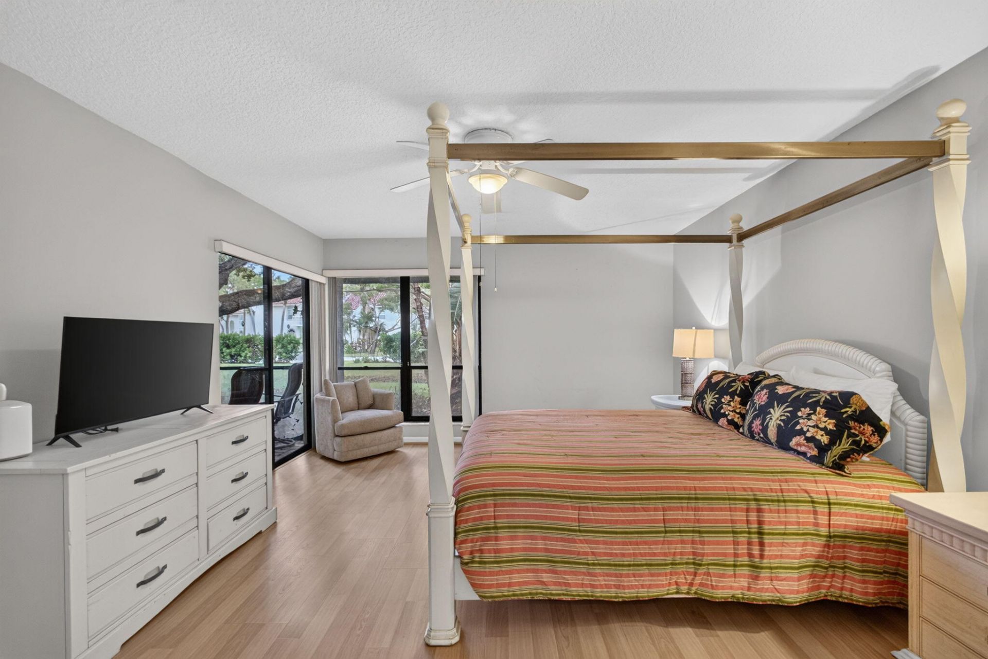 10 Lexington Lane E, Unit A, Palm Beach Gardens, FL 33418 Photo