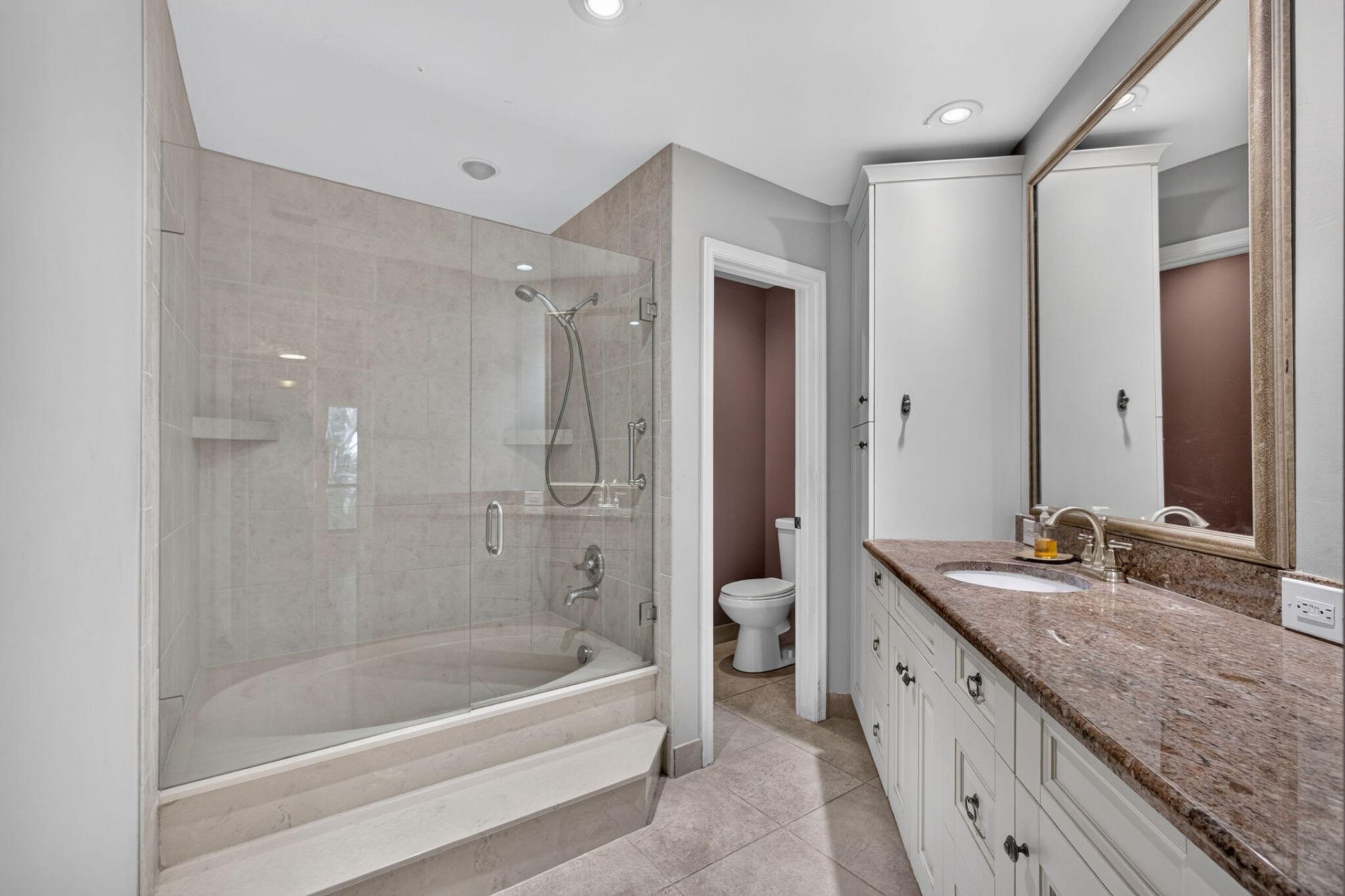 10 Lexington Lane E, Unit A, Palm Beach Gardens, FL 33418 Photo