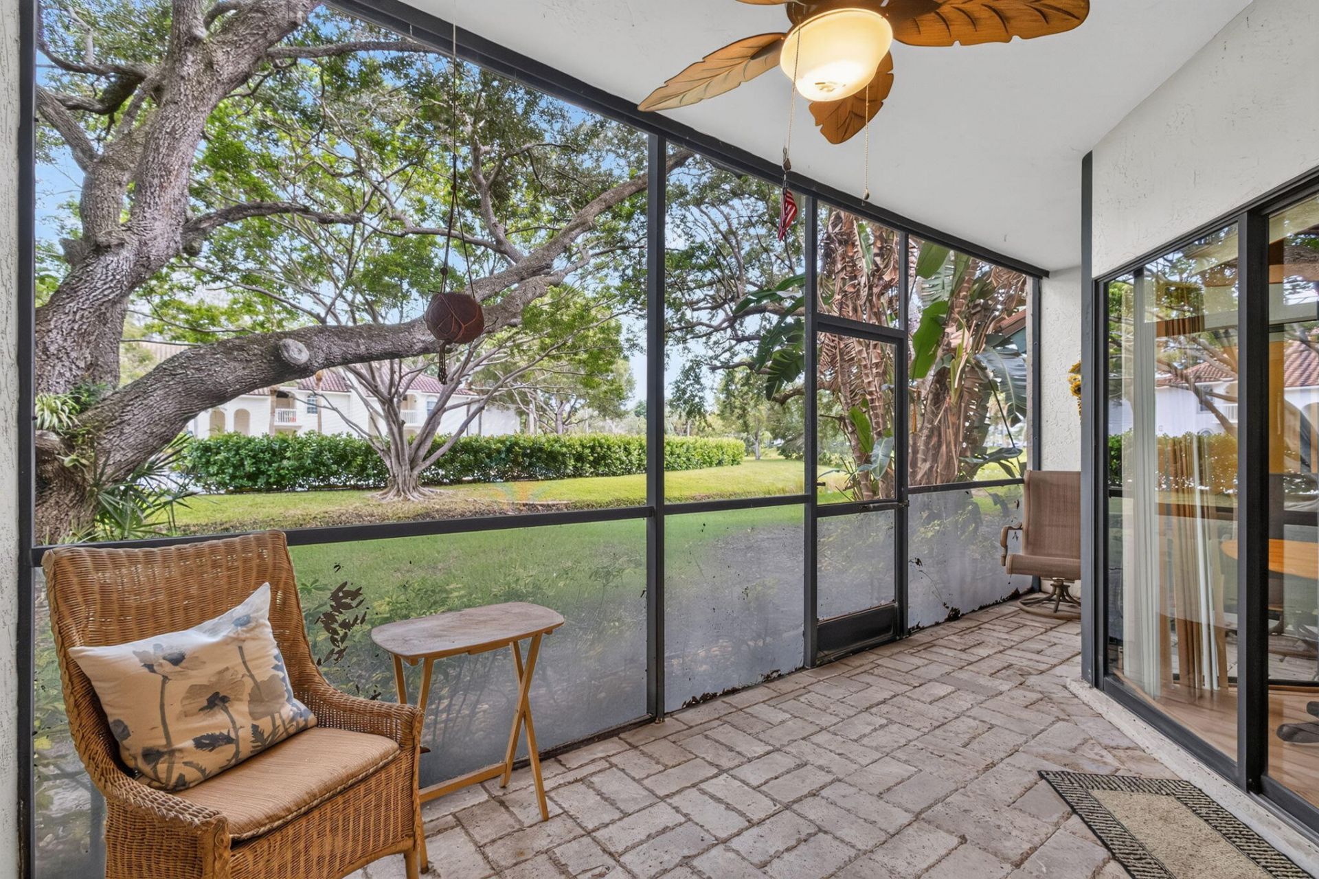 10 Lexington Lane E, Unit A, Palm Beach Gardens, FL 33418 Photo