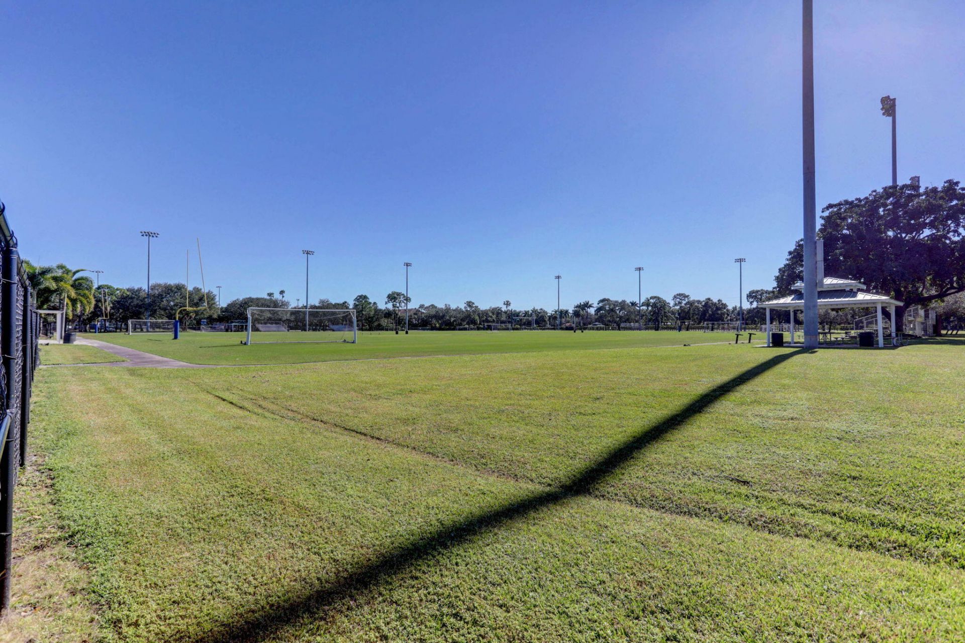 10 Lexington Lane E, Unit A, Palm Beach Gardens, FL 33418 Photo