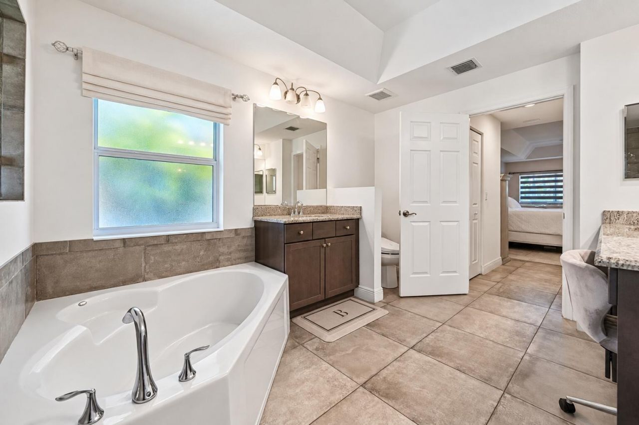 1586 SW Calmar Avenue, Port Saint Lucie, FL 34953 Photo