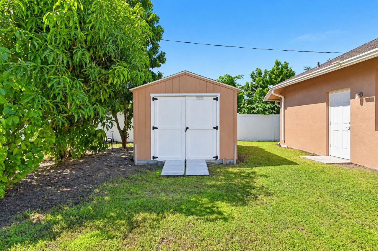 1586 SW Calmar Avenue, Port Saint Lucie, FL 34953 Photo