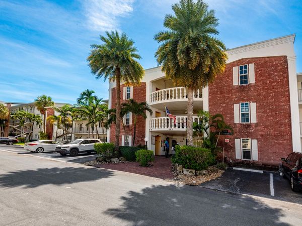 465 Paradise Isle Boulevard, Hallandale Beach, FL 33009