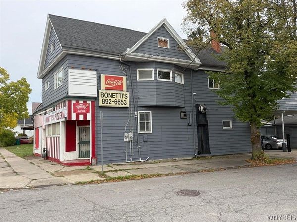 697 Walden Avenue , Buffalo, NY 14211