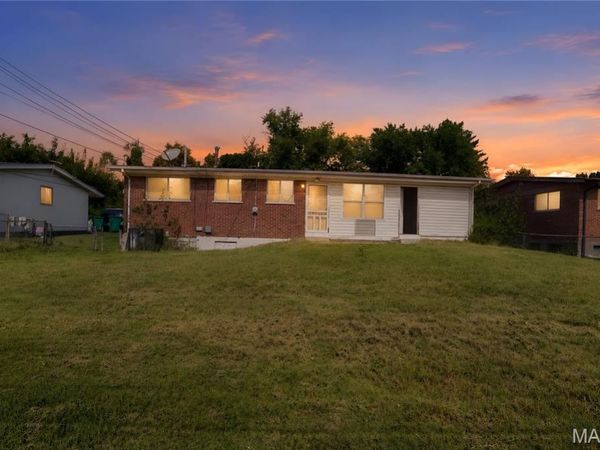 2246 Hudson Road , St Louis, MO 63136