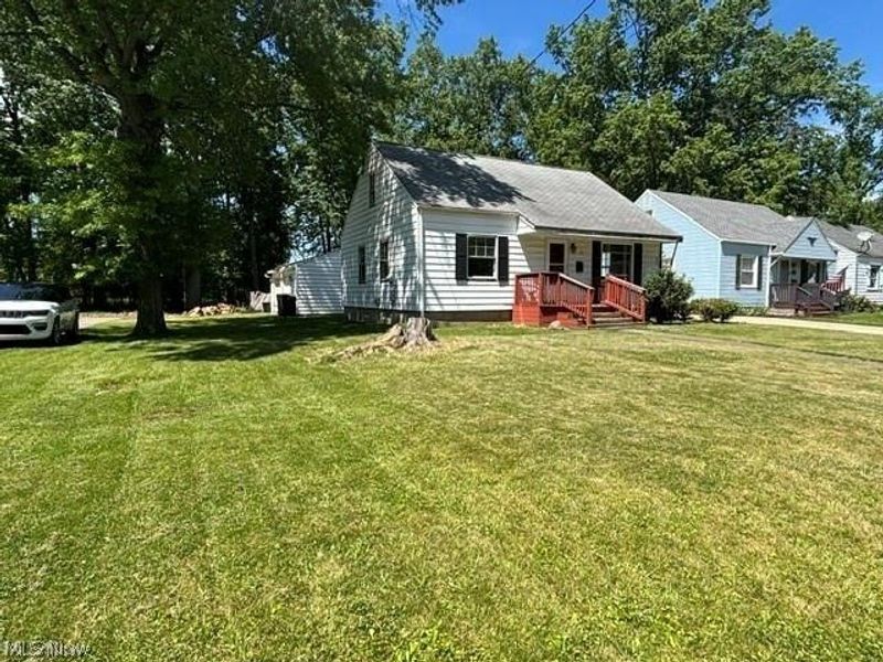 2378 Linda Drive NW, Warren, OH 44485 Photo 1