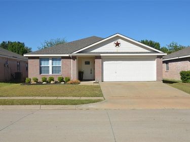 9353 Sundial, Fort Worth, TX 76244