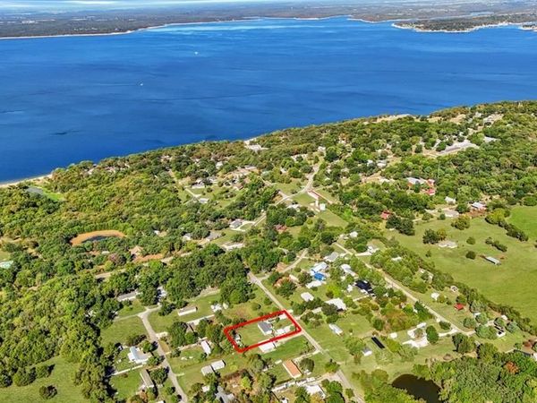 338 Fisherman Road, Pottsboro, TX 75076