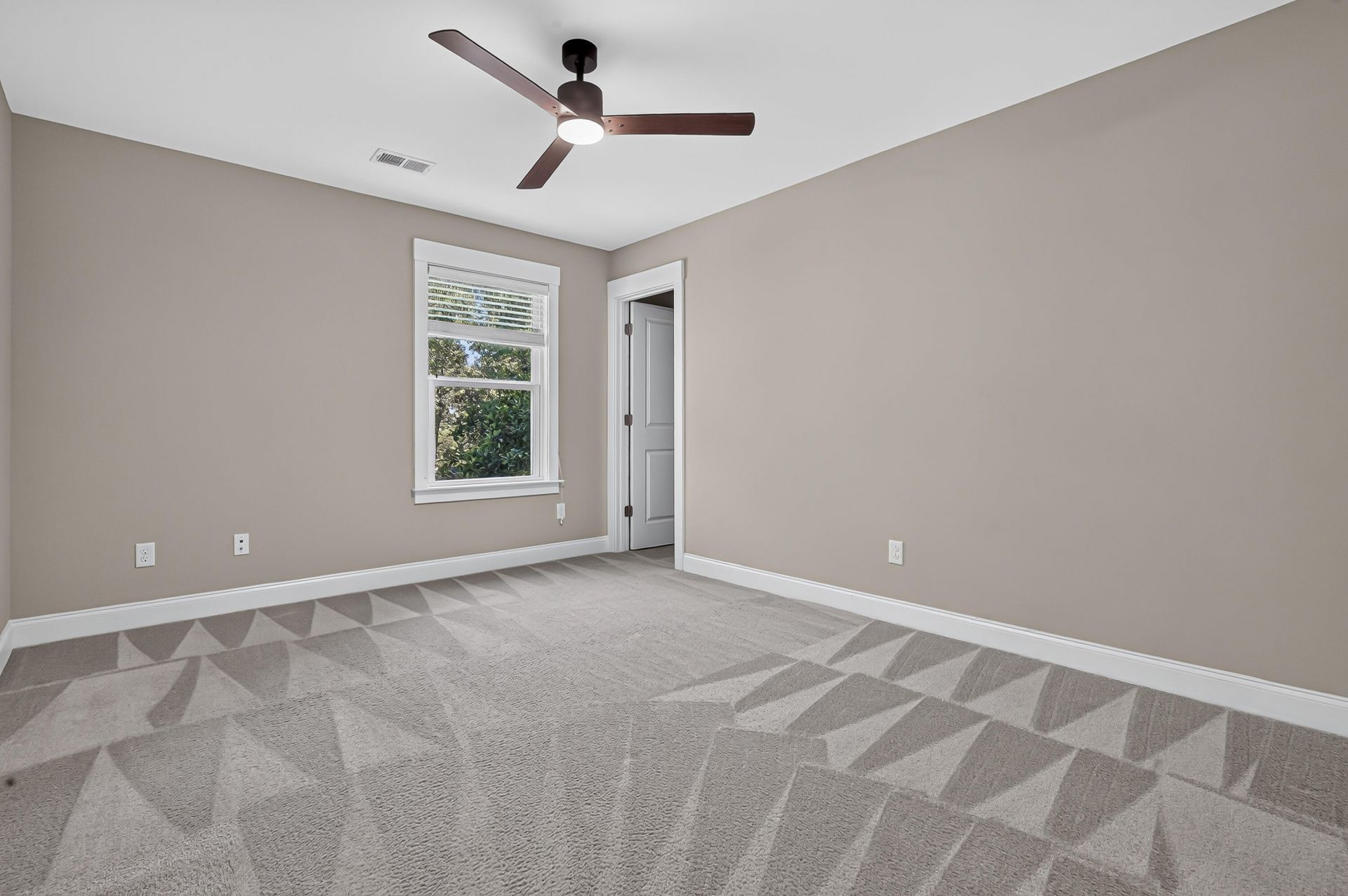 217 President Circle Photo 60