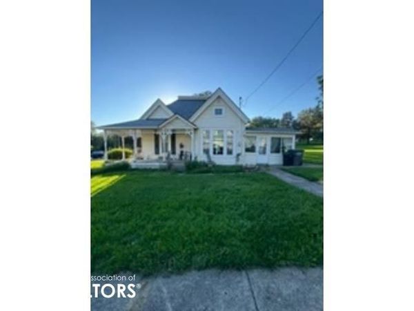205 S Edgerton Street, Exira, IA 50076